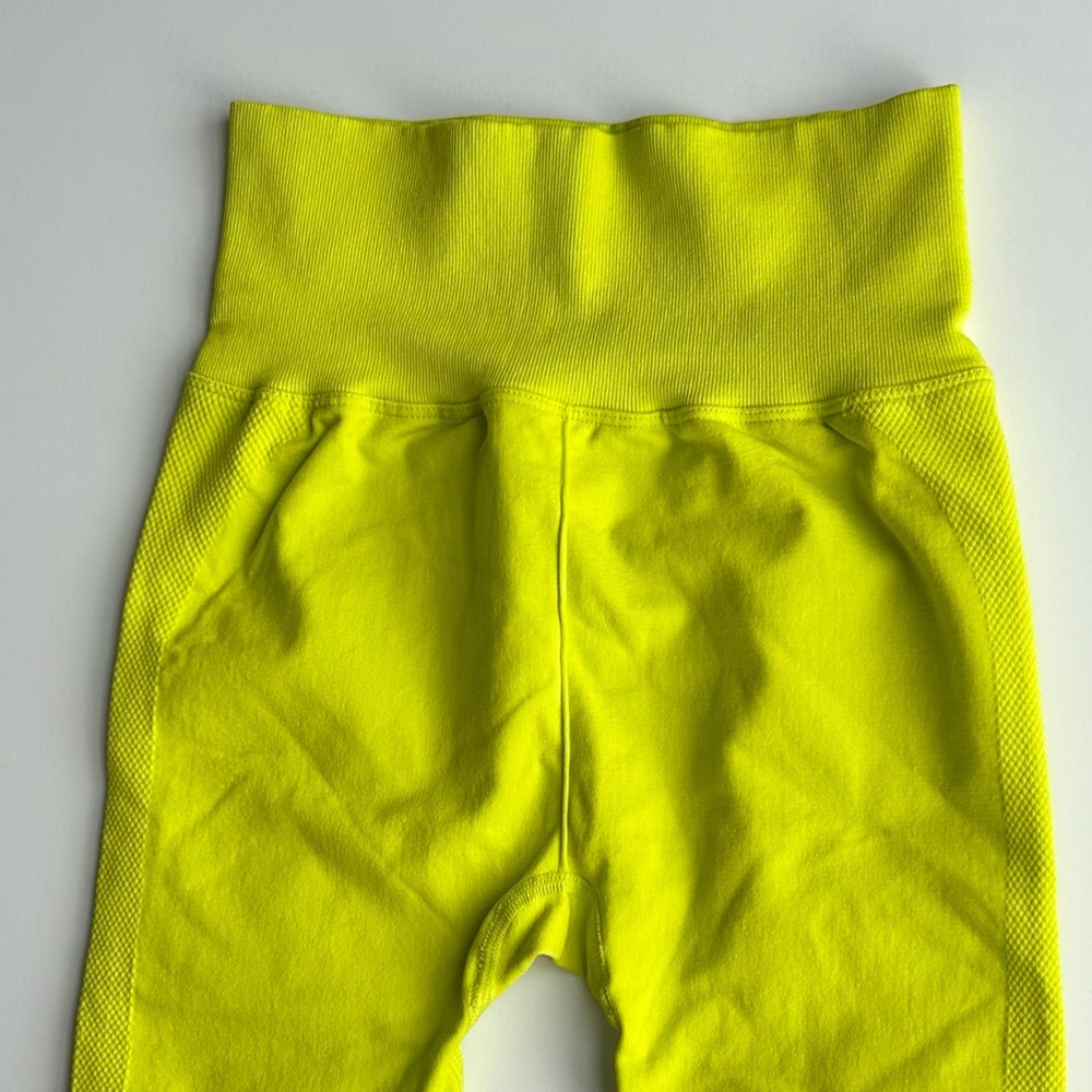 🍒NWOT Camila Coelho Sport Leggings. Size: S/M - Picture 7 of 11